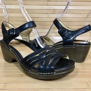 Clarks Unstructured Size 8.5M Women's Sandals